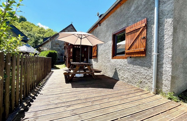 CONTEMPORARY SHEEPFOLD