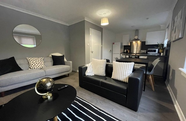 Contemporary Three Bed Apartment in Coatbridge