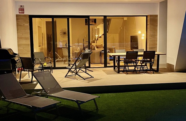 Contemporary villa 4km from the beach with private pool