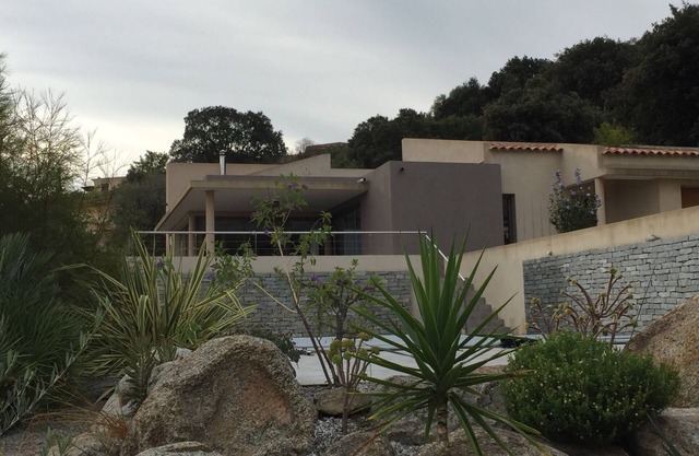 Contemporary villa, pool, sea view, near beach.