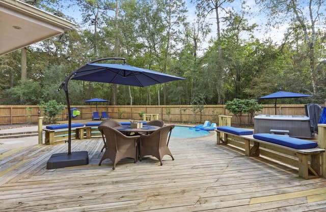 Contemporary Woodlands Retreat with Pool