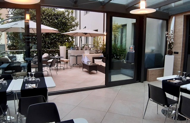 Continental Urban Art Hotel