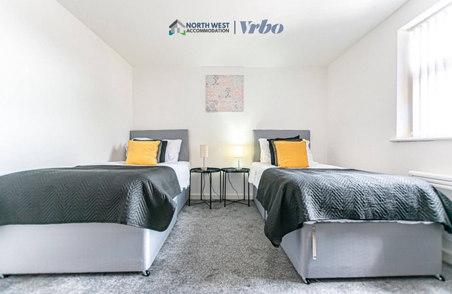 Contractor/Corporate Stays – Full Amenities, Near Liverpool and Warrington