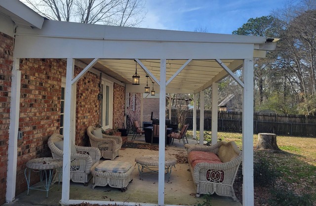 Convenient 3 Bedroom Home with Patio