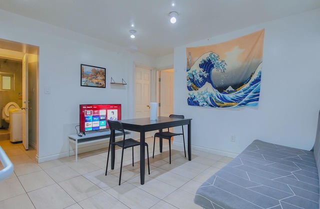 Convenient and Cozy Suite for Your Vancouver Trip