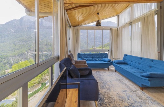 Convenient and Scenic Flat in Antalya