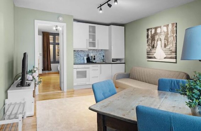 Convenient apartment in quiet neighborhoodnn