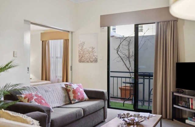 Convenient Apt near RAC Arena