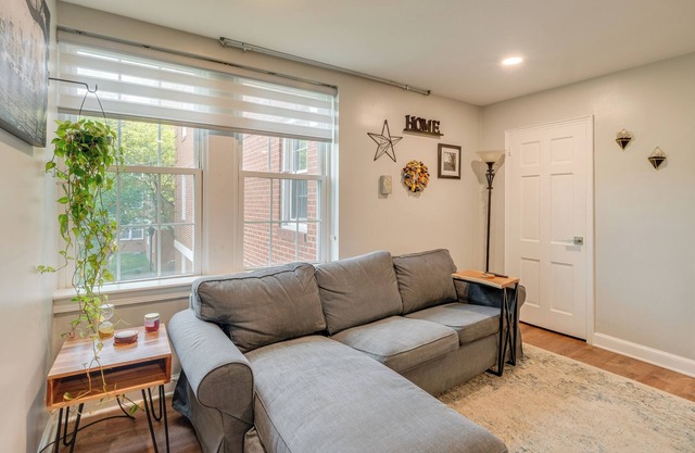 Convenient Arlington Condo ~ 4 Mi to National Mall