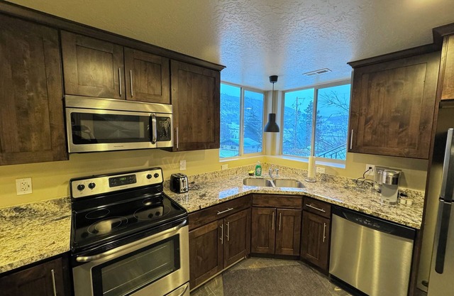 Convenient Park City Condo