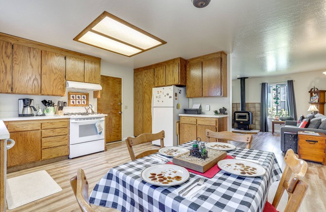 Convenient Santa Rosa Home w/Patio, 1 Mi to Town!