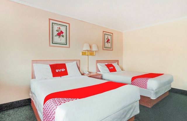 Convenient Suburban Stop – Clean, Comfy & Close to Downtown Durham