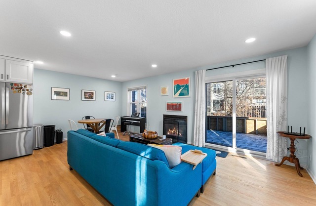 Convenient Townhome, Close to Everything!