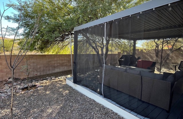 Conveniently located, clean 2-bedroom 2-bath house in a Quiet neighborhood