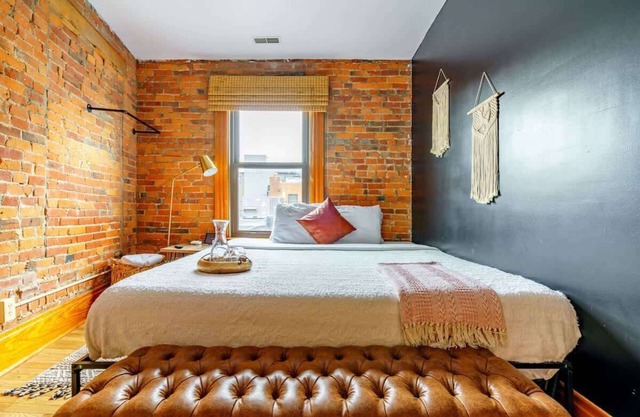 Convention - King Bed - Free Parking - Short North