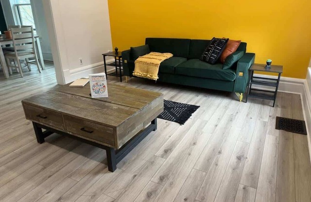 Convention- King Bed - Parking Free - Short North