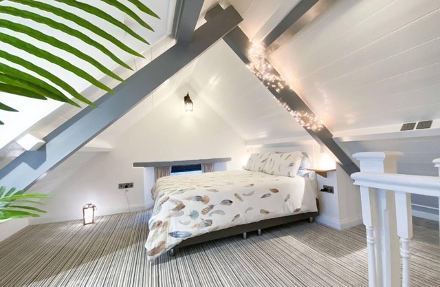 Converted Barn with Superb Sea and Countryside Views