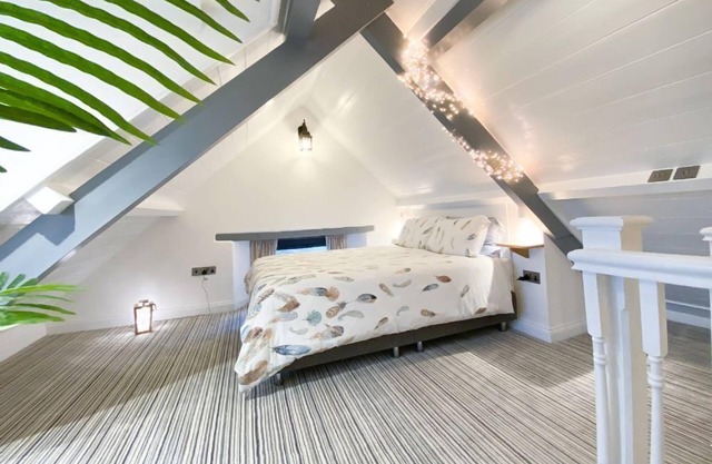 Converted Barn with Superb Sea and Countryside Views