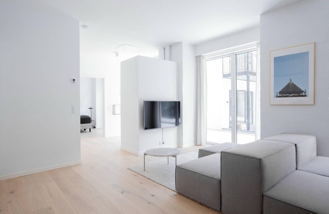 Cool 1-bed with private terrace - 214