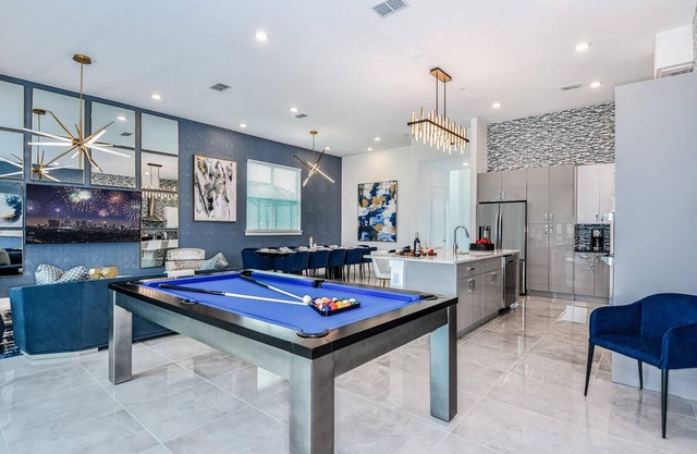 Coolest Villa w/Ice Princess BR, Pool Table, Theater, Game Loft - Near Disney