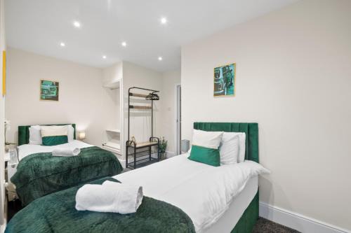 Cooper House Stay - Large Stylish House