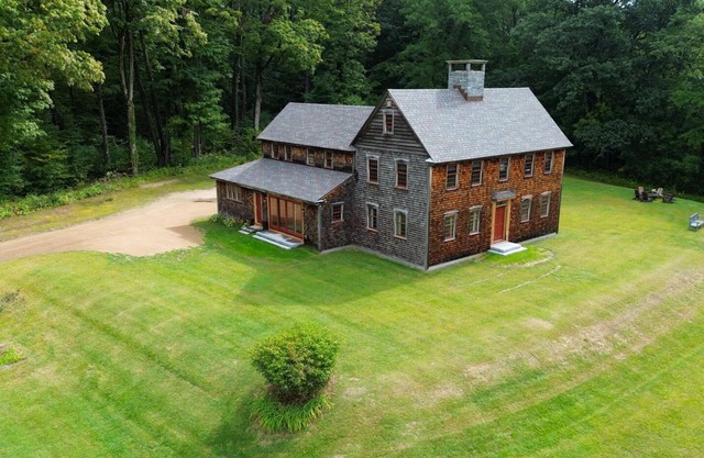 Copper Kettle Farm - newly renovated farmhouse with spectacular views