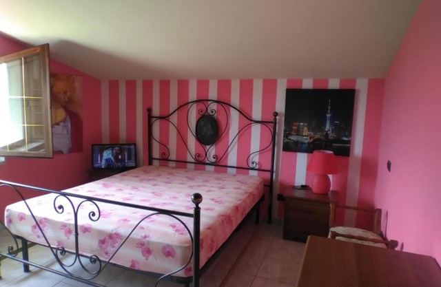CorfiniumRoseHouse