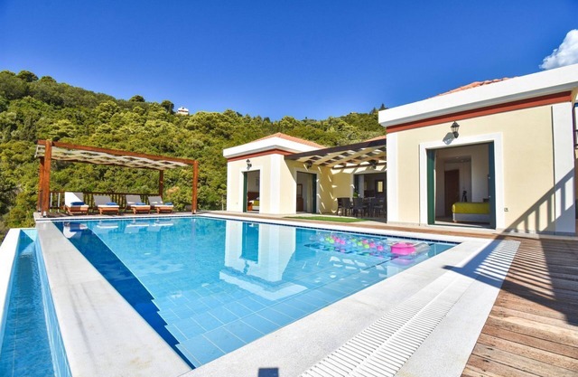 Corfu Pool Villa in the bay of Pelekas only 200m to the beach with sea view