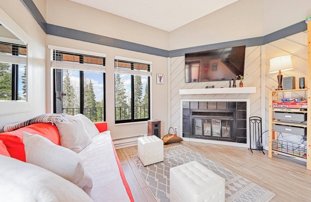 Corner loft condo with Hot Tub in Timberbrook, Brian Head!