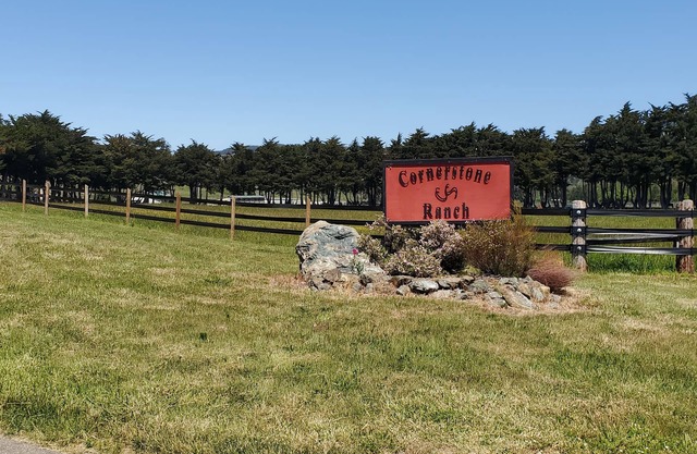 Cornerstone Ranch experience minutes to the beach and Rogue River