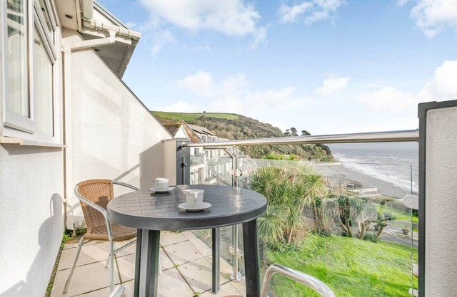 Cornish Apartment with Private Balcony & Stunning Sea Views
