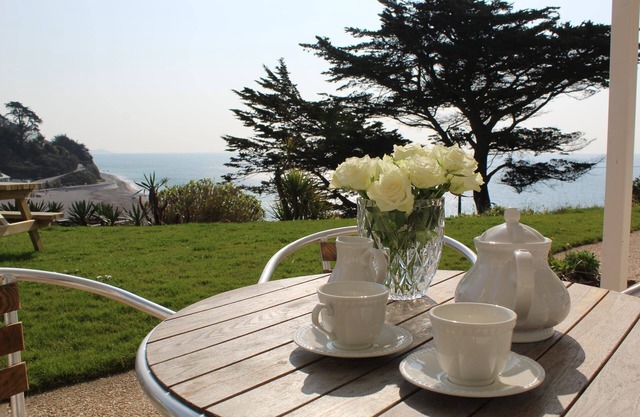 Cornish Seaside Apartment with Stunning Sea Views