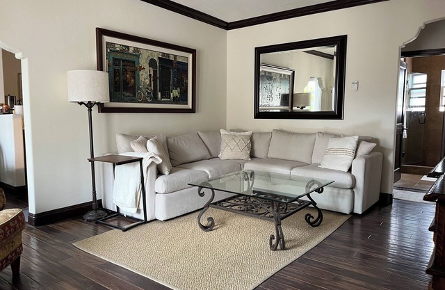 Coronado Beach Condo - centrally located to beach and town