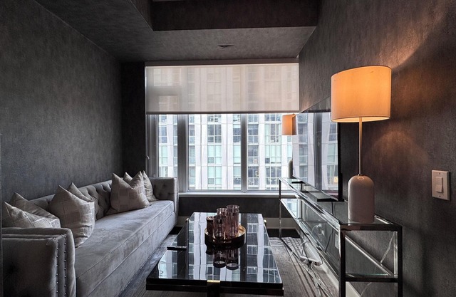 Corporate‑Class 1 BR Yorkville Executive Residence