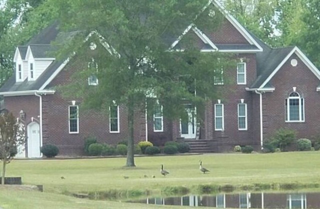 Corporate/event/vacation rental 2br 1.5bt gym indoor hibachi 12 acres Sleeps 4