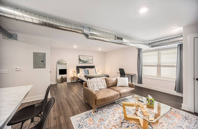 Corporate Housing for Traveling Professionals - EXTENDED STAYS