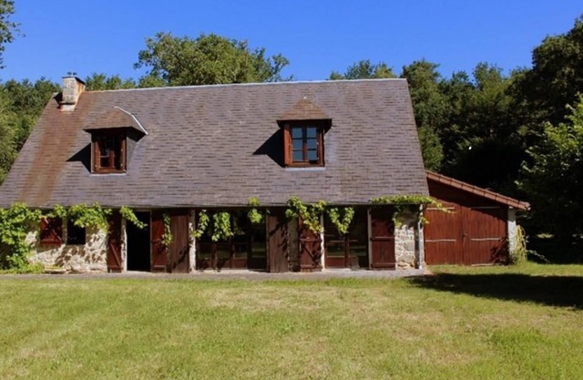 Corrézienne house located in the middle of nature (seasonal rental)