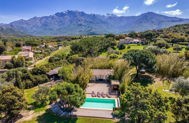 Corsica Eco Lodge "Casa Canna".