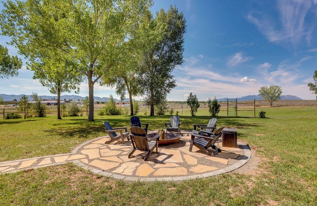 Cortez Retreat w/Hot Tub - 11 mi to Mesa Verde!