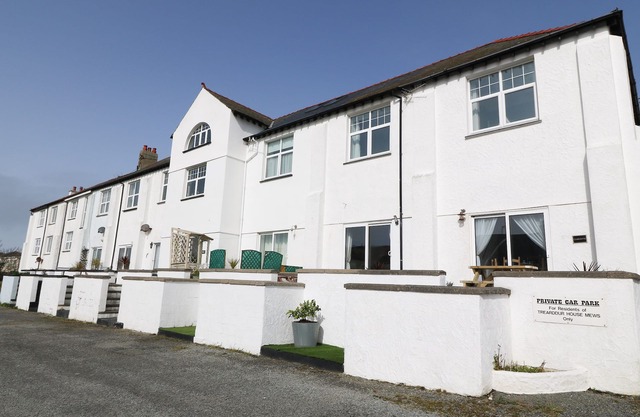 CORVETTE, family friendly, country holiday cottage in Trearddur Bay