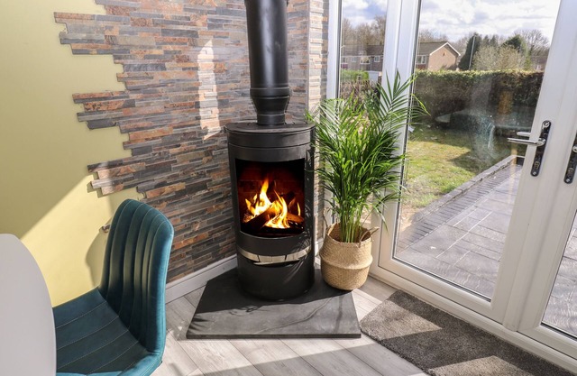 COSMIC PEARL, pet friendly, with open fire in Whitkirk