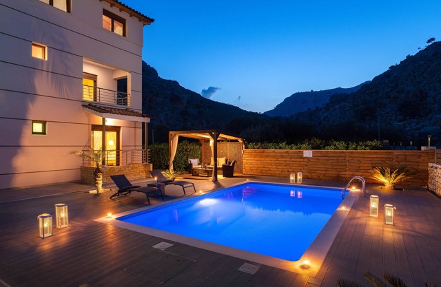 Costa Costa Villa -Luxury Villa