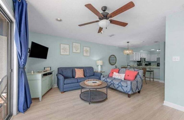 Costa Vista #20 near beach sleeps 8
