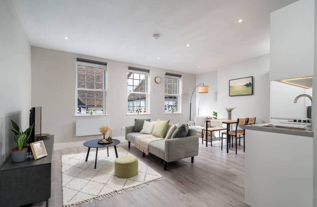 Cosy 1 Bed, Apple Market Kingston
