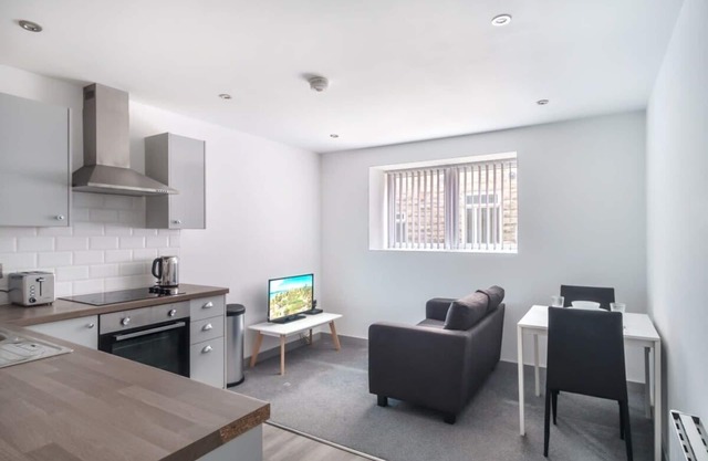 Cosy 1 Bed Apartment in Central Blackburn
