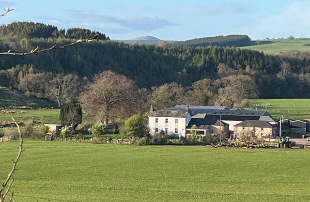 Cosy 2-Bed Cottage with Garden near Carlisle