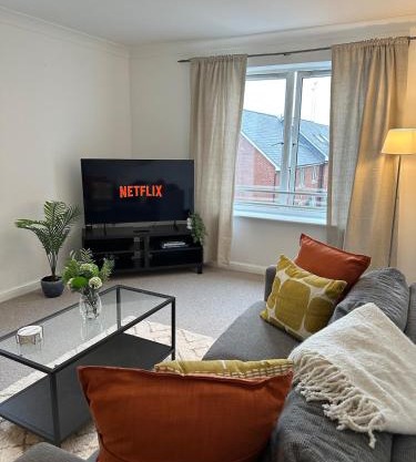 Cosy 2-Bed Flat in Reading