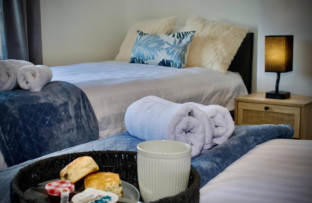 Cosy 2-Bed Home Near St Helens Centre | Free WiFi