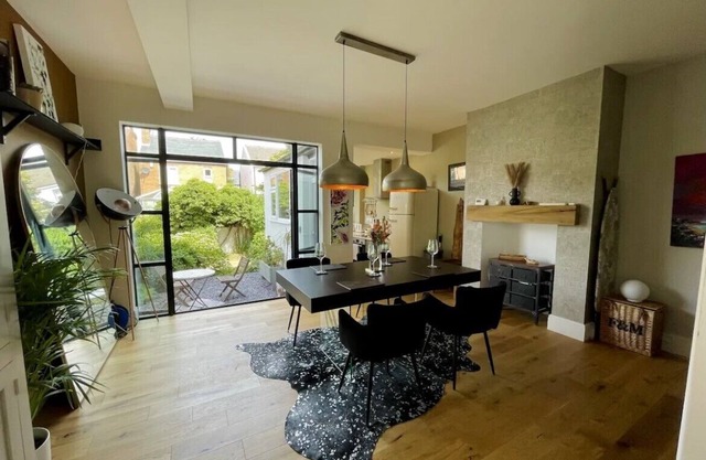 Cosy 2-bedroom home located in the heart of West Bridgford - Inc enclosed garden