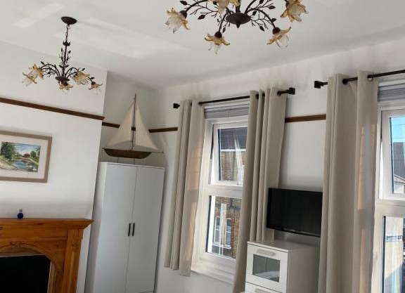 Cosy 2 Bedroom House -2023, 2024 &2025 award winner!